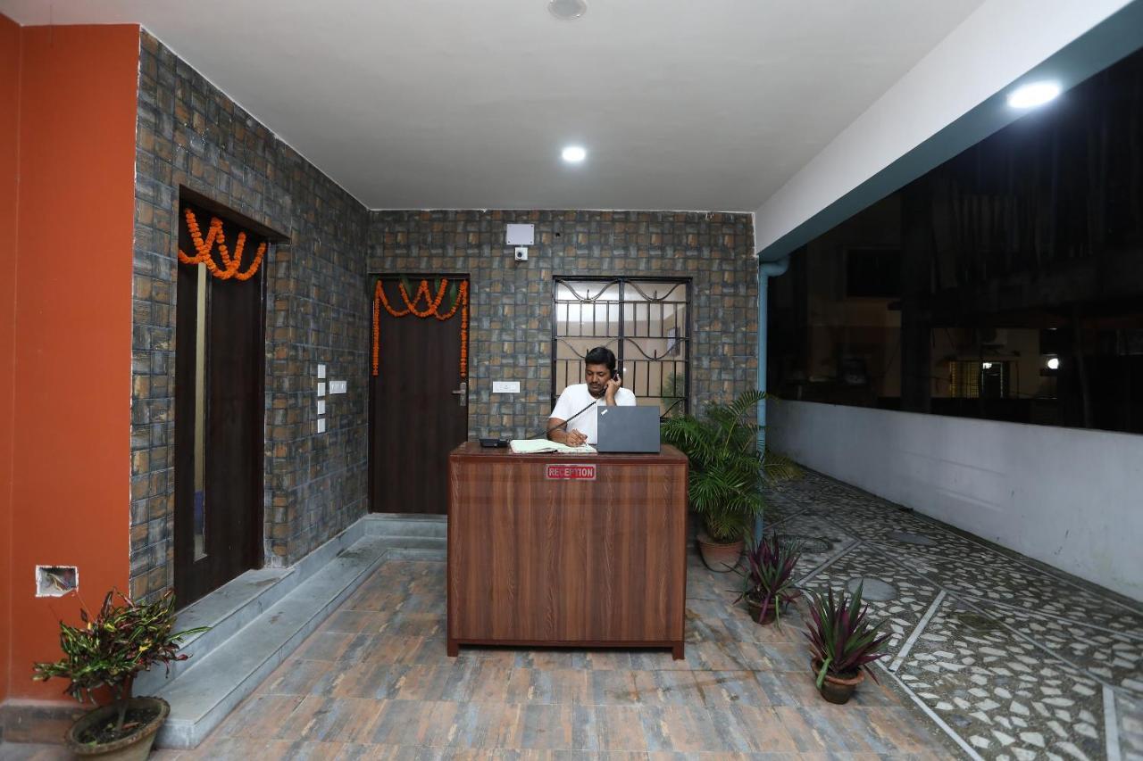 Oyo 17376 Happy Spring Inn Kolkata Exterior photo